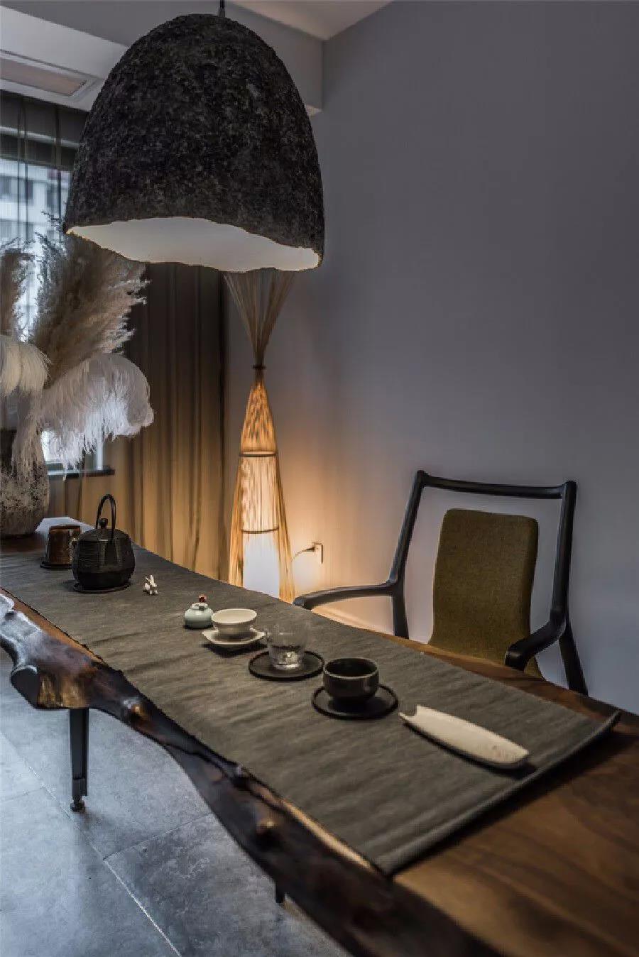 330㎡跃层，还附带阁楼，难怪朋友说像别墅，太大气了！尤其客厅