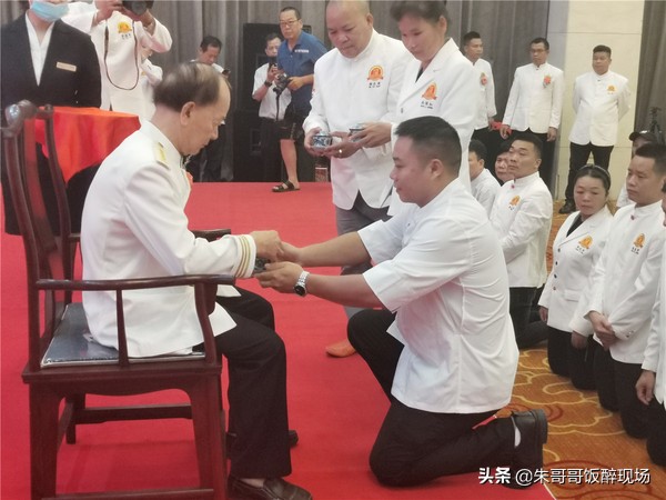 何逸奎大师,华南烹饪技术学校何逸奎