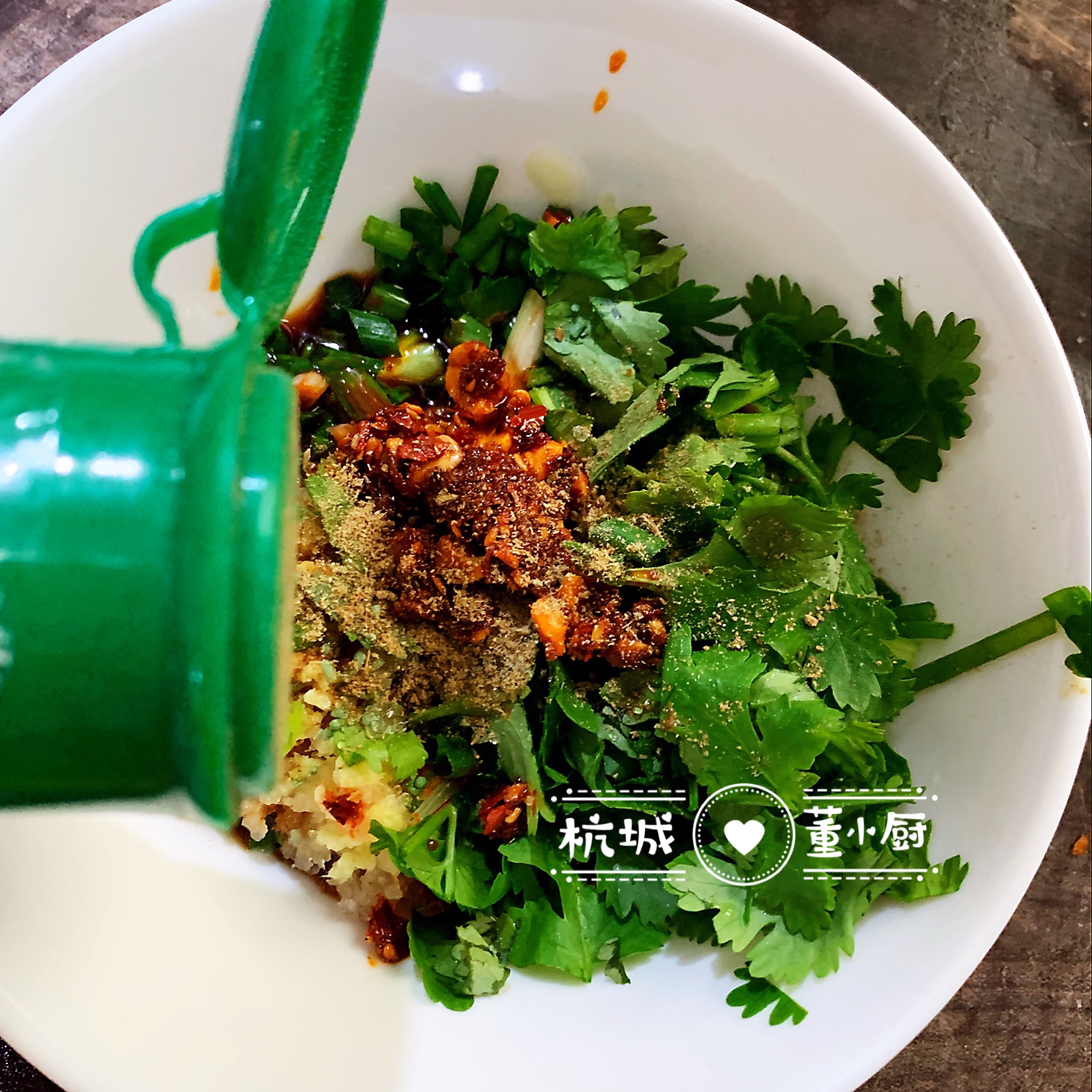 油炸臭豆腐加的粘稠的汤汁,油炸臭豆腐有怪味