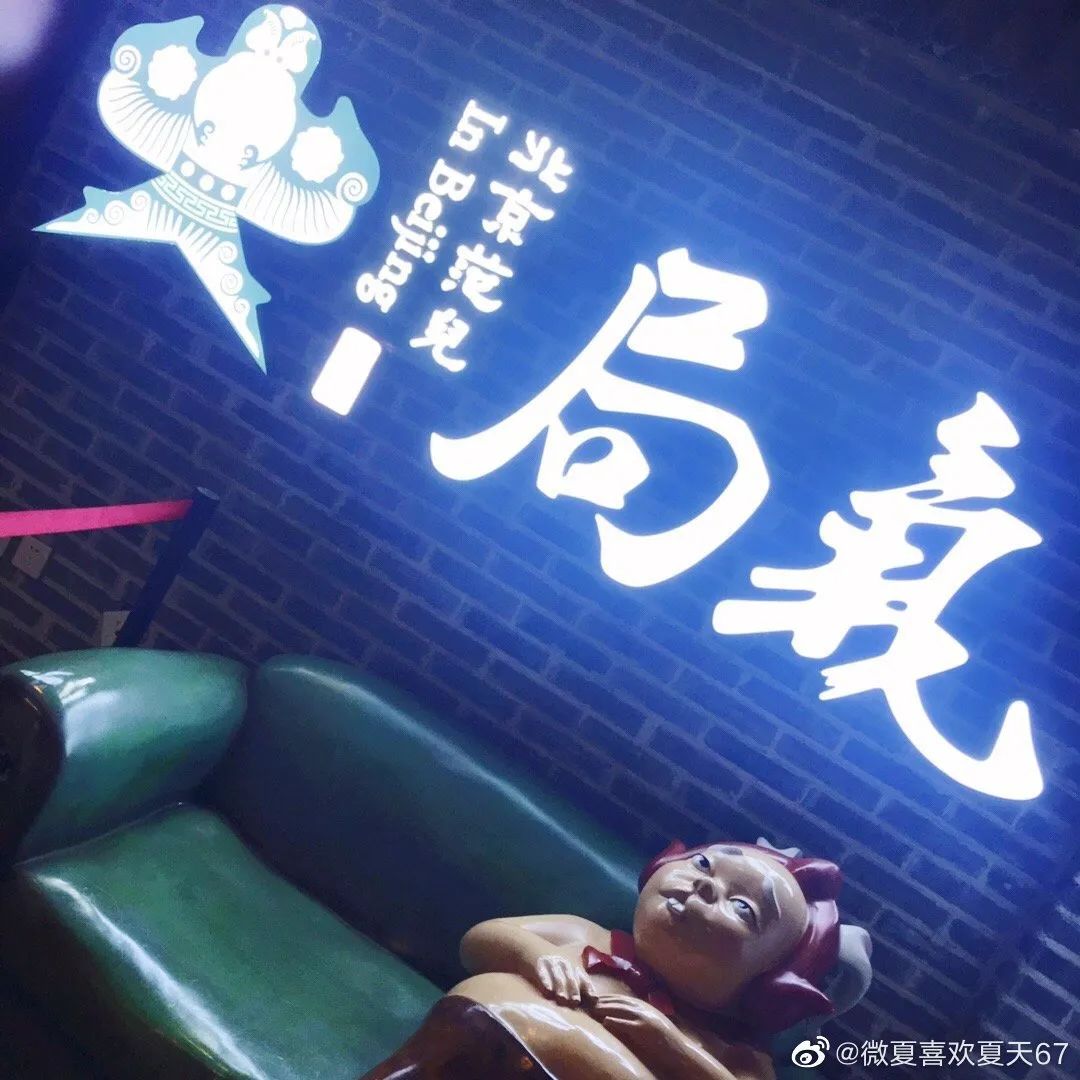 国外服装店服装陈列,服装陈列高级感