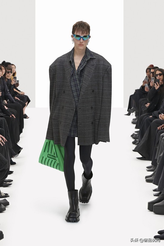 balenciaga克隆秀场,balenciaga21年时装秀