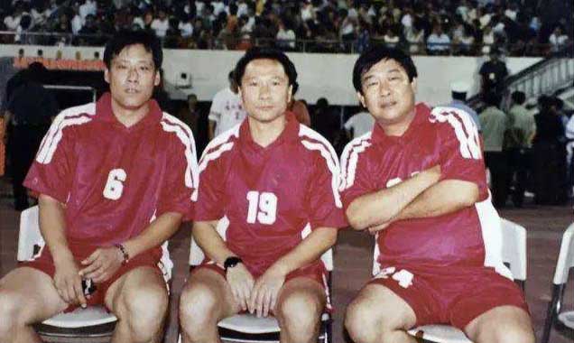 门将外都能踢的天津“万金油”，打入50米世界波，贝利与他合影