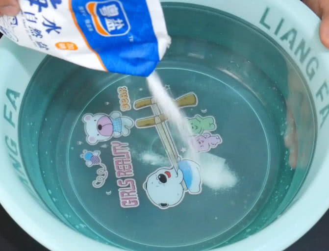 起霉的棉衣怎么清洁,回南天衣服发霉吗