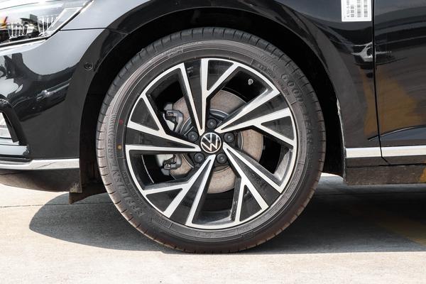 大众迈腾2023款最大马力,大众迈腾的动力表现