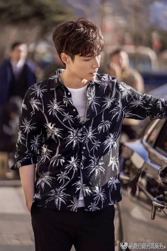 周震南帅气穿搭,周震南穿衬衫图片
