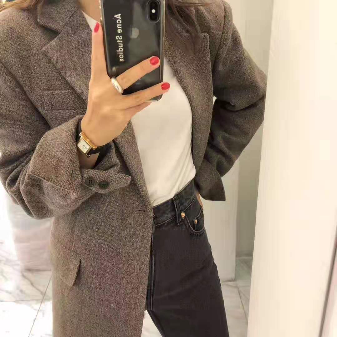 2018年韩国爆火的红蓝两边外套,韩国最新外套穿搭