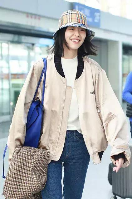 刘雯今年最流行的包,刘雯同款包时尚潮流大牌大容量