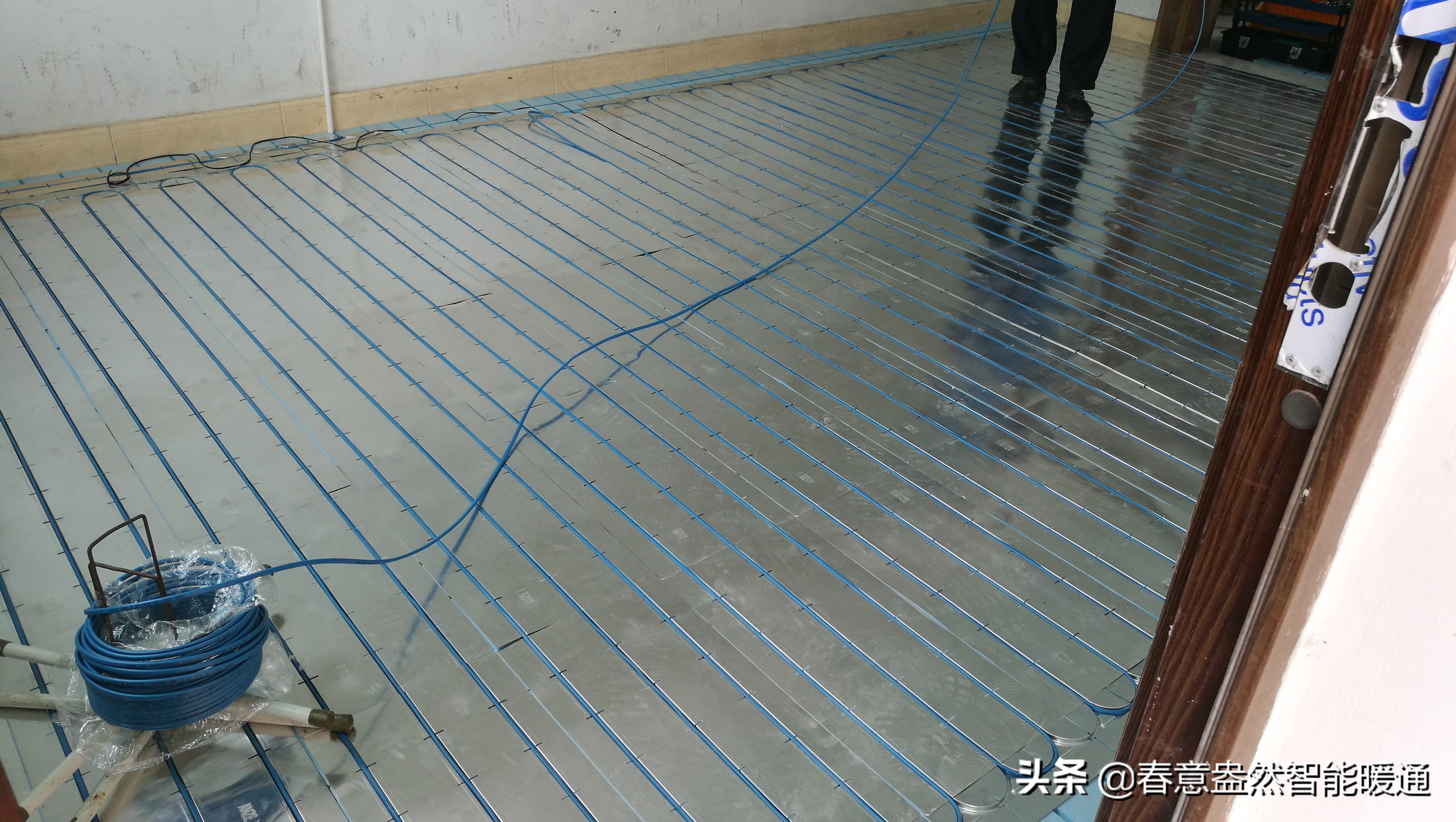 发热电缆铺设视频完整版,发热电缆电地暖接线图