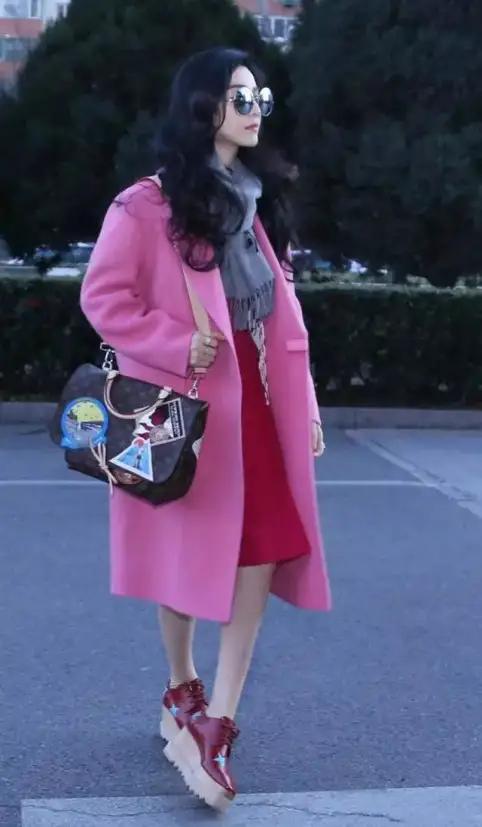 米雪65岁穿搭,65岁米雪穿裙子