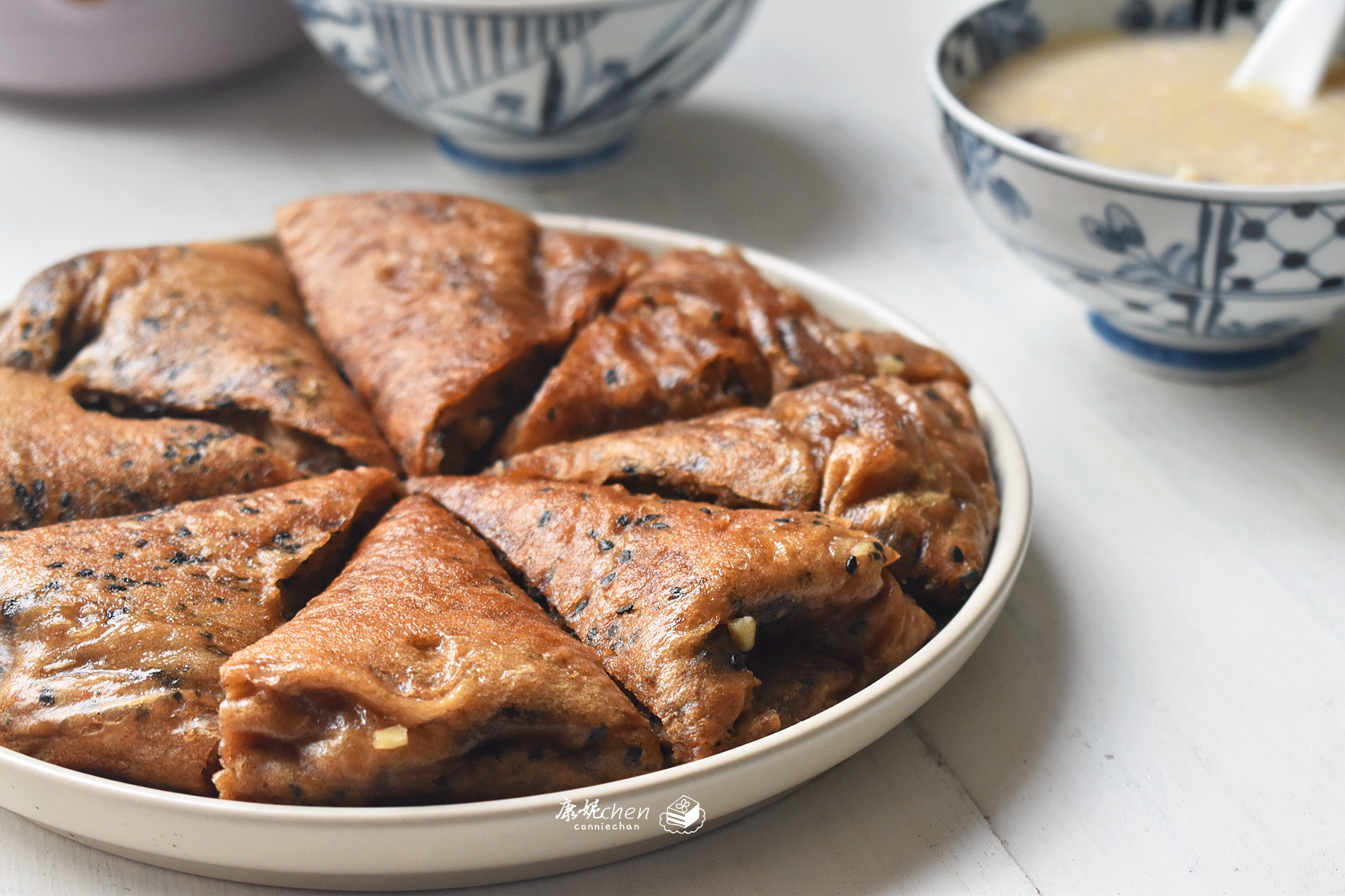 发面饼最懒人做法不用擀面不用烙,手不沾面发面饼的家常做法诀窍