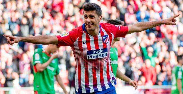 挖角不成心仪球员反被截胡?拜仁的左右逢源貌似只在德甲管用