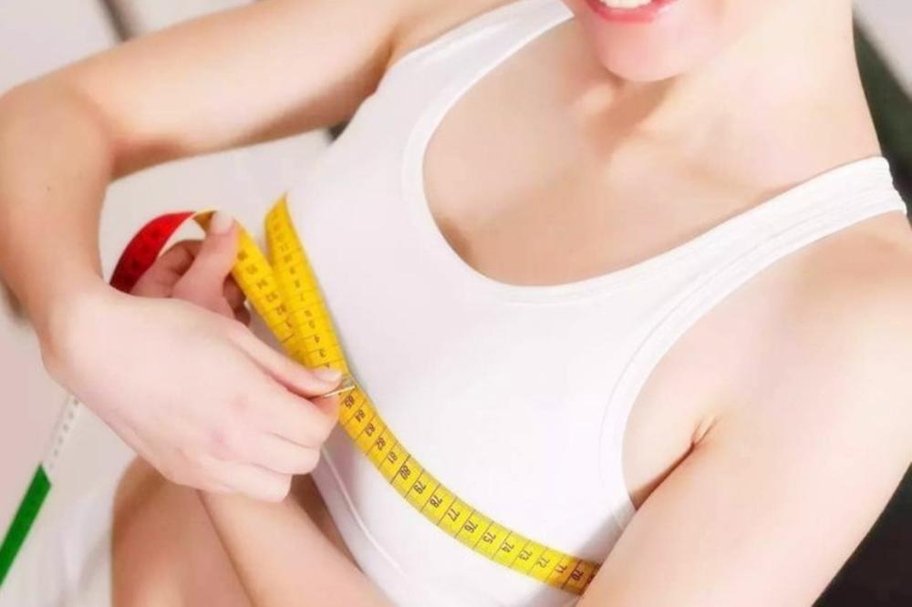 为什么哺乳期后宝妈胸部会下垂,为什么有的宝妈哺乳期胸大到下垂