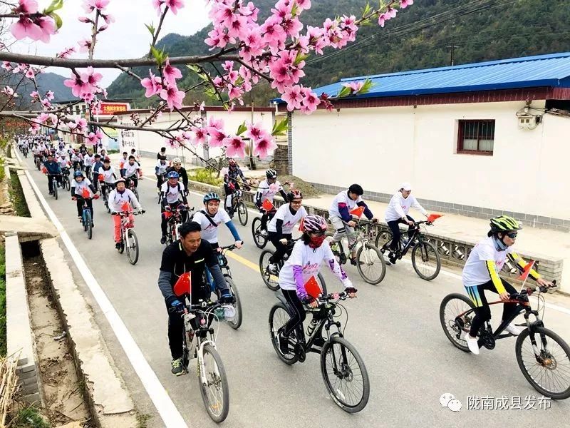 我叫成县，这是我2019年的自拍照~