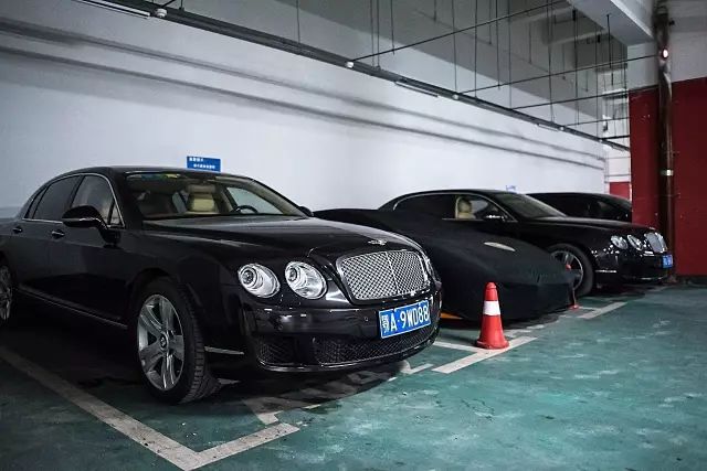 武汉豪车的视频,武汉最豪停车场