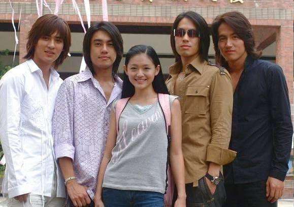 回顾汪小菲与大s的争执场面,大s将汪小菲告上法庭索要生活费