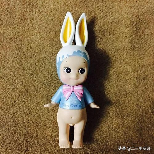 当年被干脆面集卡骗光零花钱的人开始拆“盲盒”了？