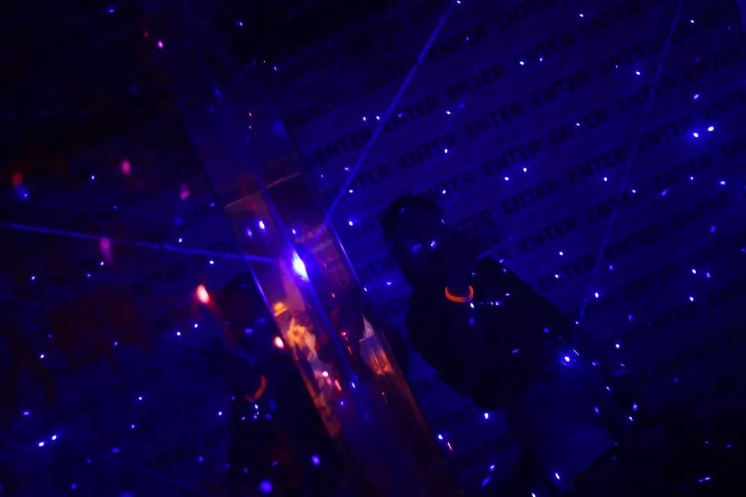 当心断缆警示标志,断片前有什么预警