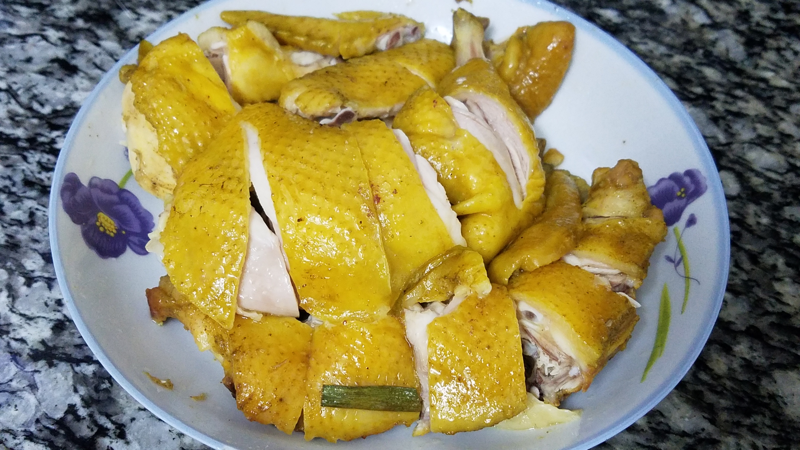 广东正宗的水煮盐焗鸡,广东用盐的盐焗鸡爪的正宗做法