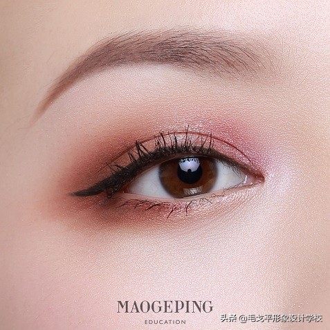 日常妆容显大有神眼妆怎么画,眼妆怎么画显大又干净裸妆