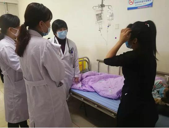 9个月宝宝突发高热抽搐 哈医大一院儿科专家提醒切忌随意处置，应及时就诊