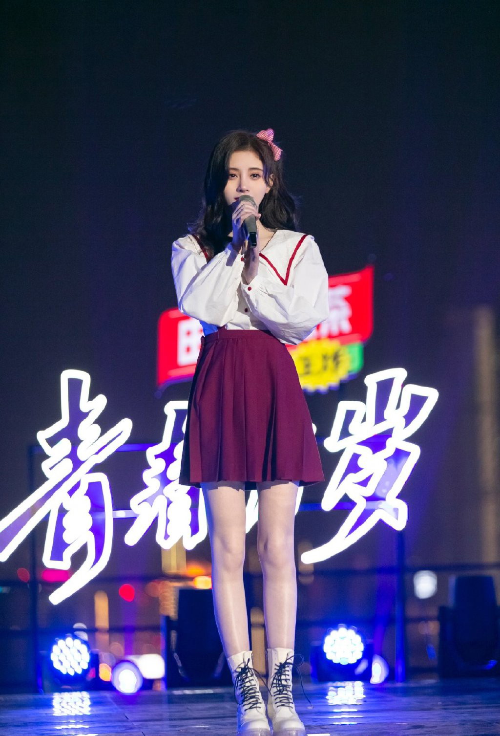 鞠婧祎月光之下请相爱红色蝴蝶结,鞠婧祎的同款蝴蝶结连衣裙图片