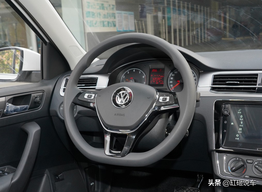 省油耐用的家用车大众桑塔纳,省油桑塔纳2012款