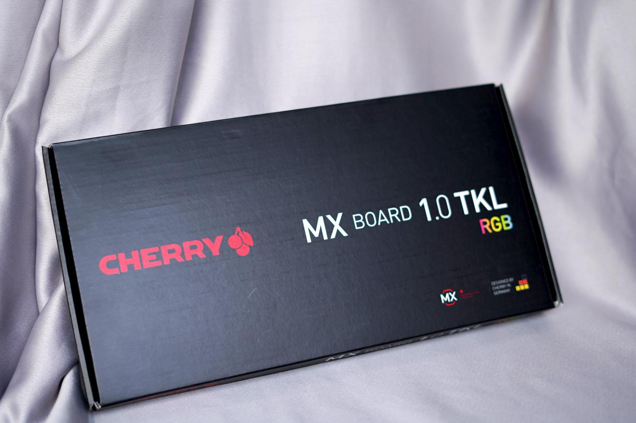 还是那个经典又熟悉的手感樱桃CHERRYMX1.0这次又把我种草了