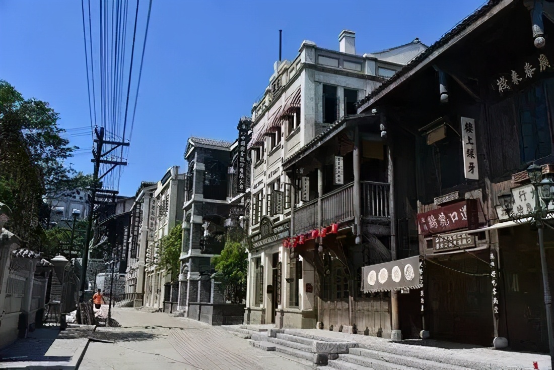 IP加持，小镇腾飞