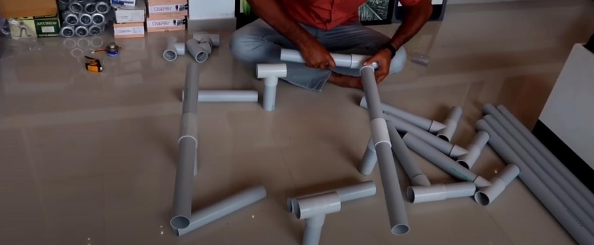 老外用PVC管做张单人床，承重200斤比成品床结实，真会省钱