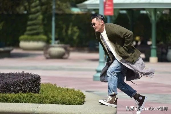 匡威和play联名的蓝色高帮,匡威联名converse羽绒服