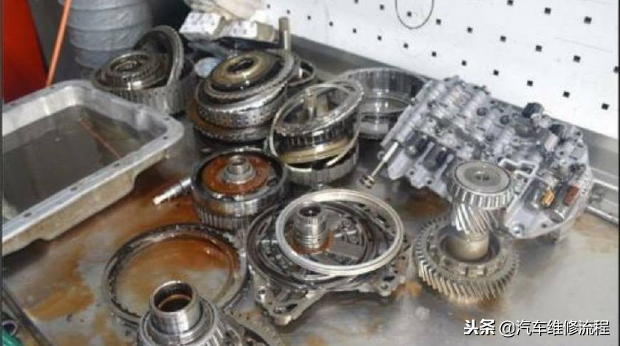 右前轮有哒哒异响,经典全顺右前轮踩刹车异响