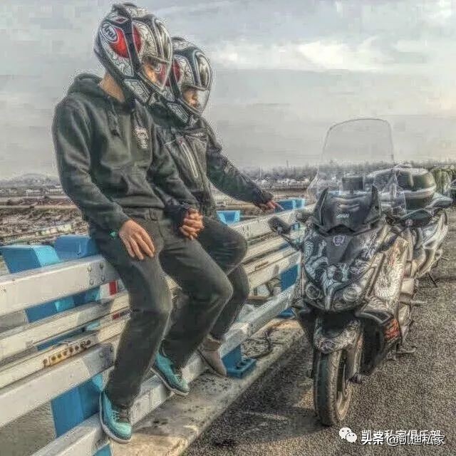 坐着奔驰长大的孩子,坐着儿子开的车倍感幸福