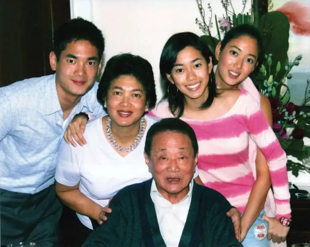 邓丽君心酸坎坷的一生,邓丽君经历过几次婚姻