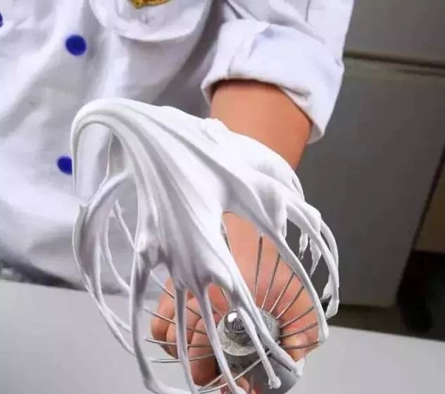 奶油打发不稳定怎么拯救,乳脂奶油和动物奶油打发对比