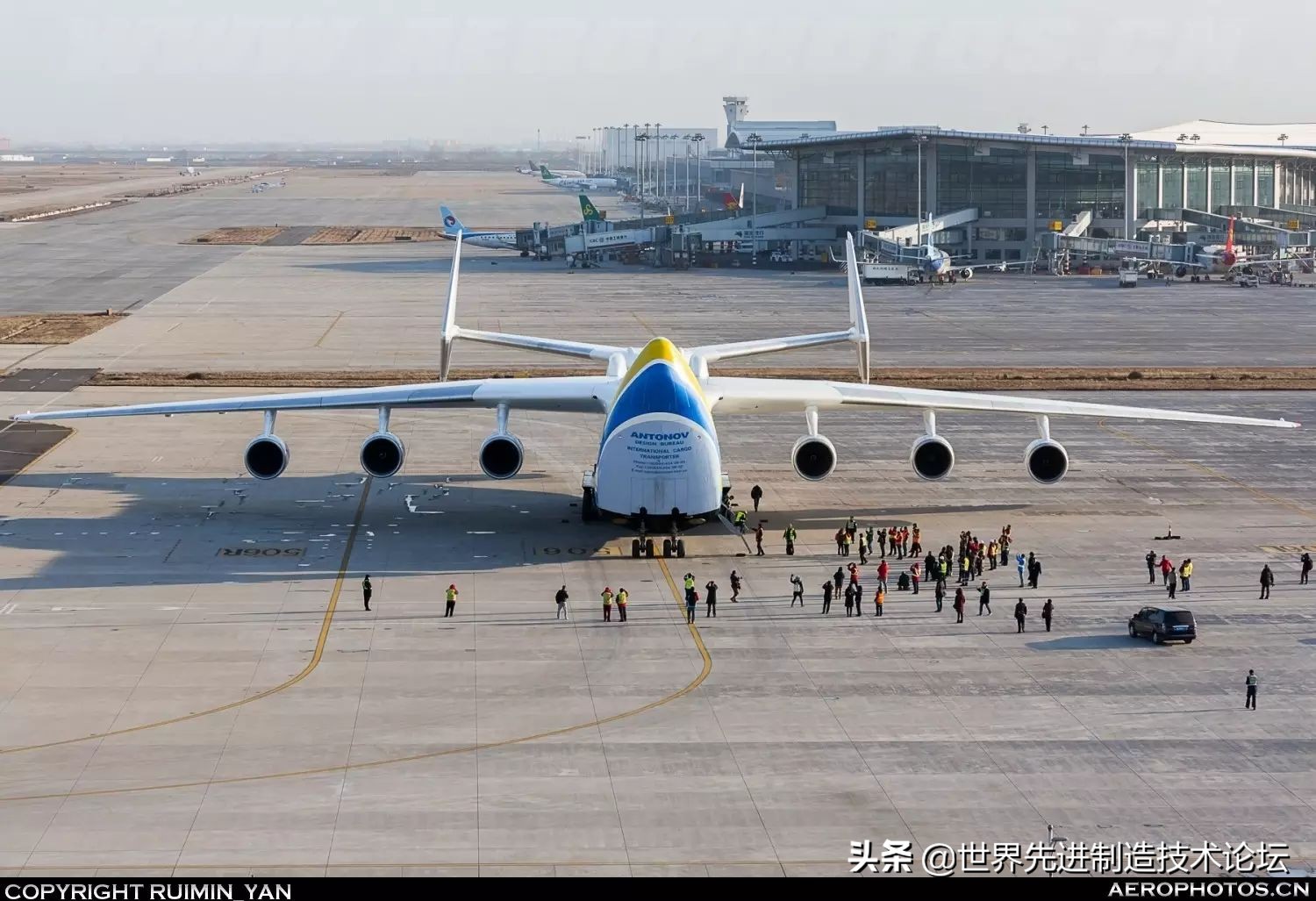 最大运输机安225是哪个国家生产的,最大运输机安225与波音747对比