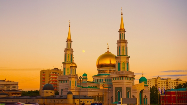 享受无聊的旅人乘火车穿越欧亚一站一景目不暇接