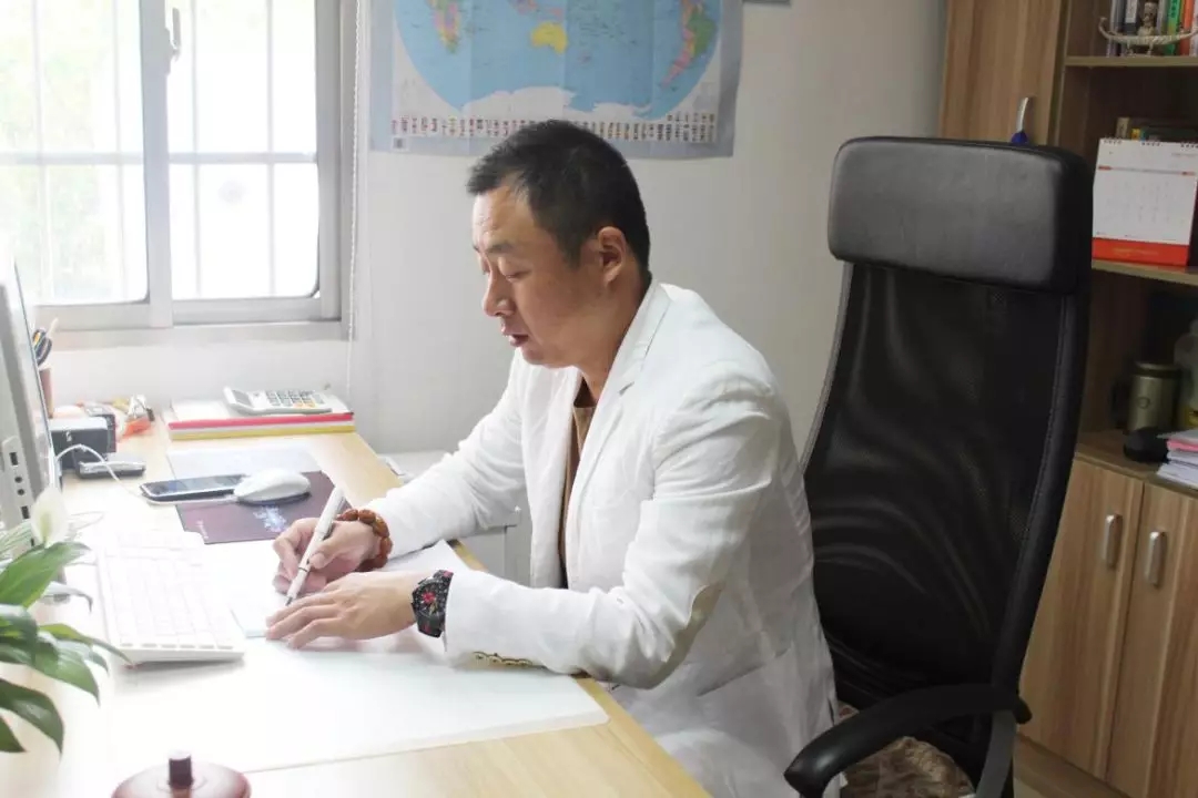 入行12年，走过弯路，最后回到快修快保，坚持两件事：养车和带队伍