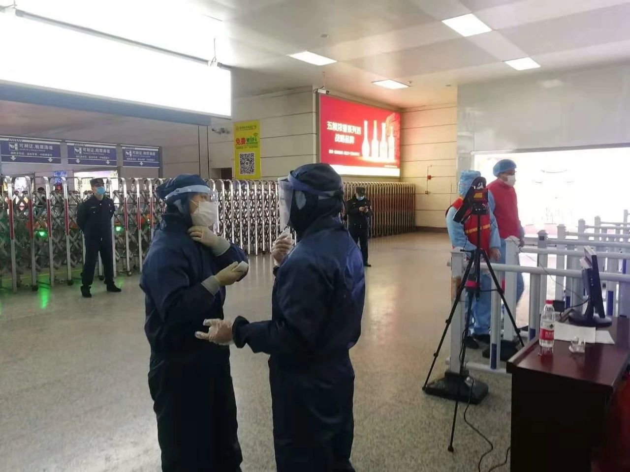 致敬生命中最可爱的你们,致敬抗战一线可爱的你们