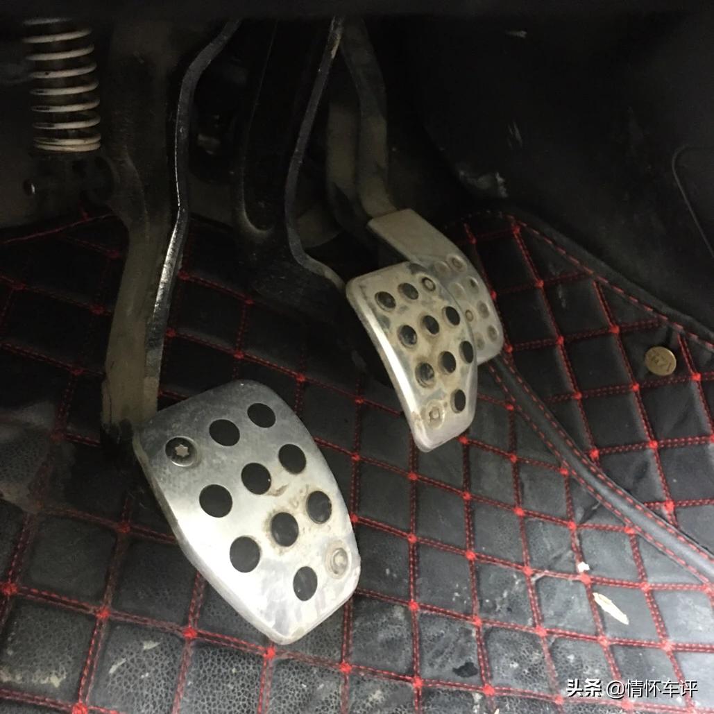 雪铁龙世嘉2.0手动挡的优缺点,雪铁龙世嘉两厢手动2.0优缺点