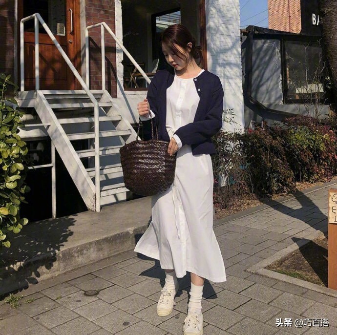 穿搭初秋这样穿不输韩国小姐姐,韩系穿搭秋季高级格子内搭