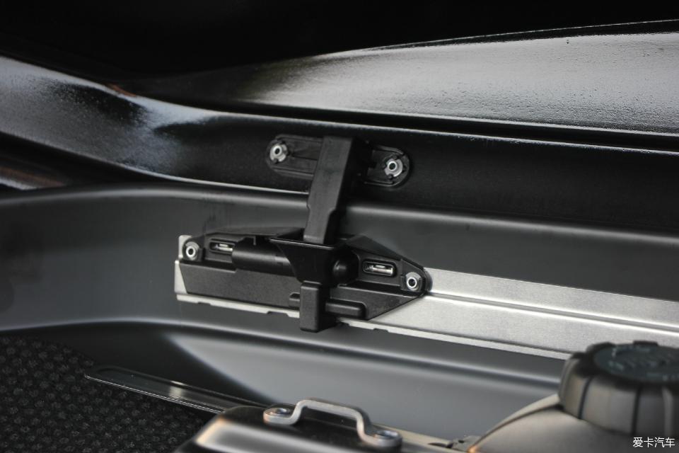 大熊的“书包”——THULE/拓乐灵动800车顶行李箱！