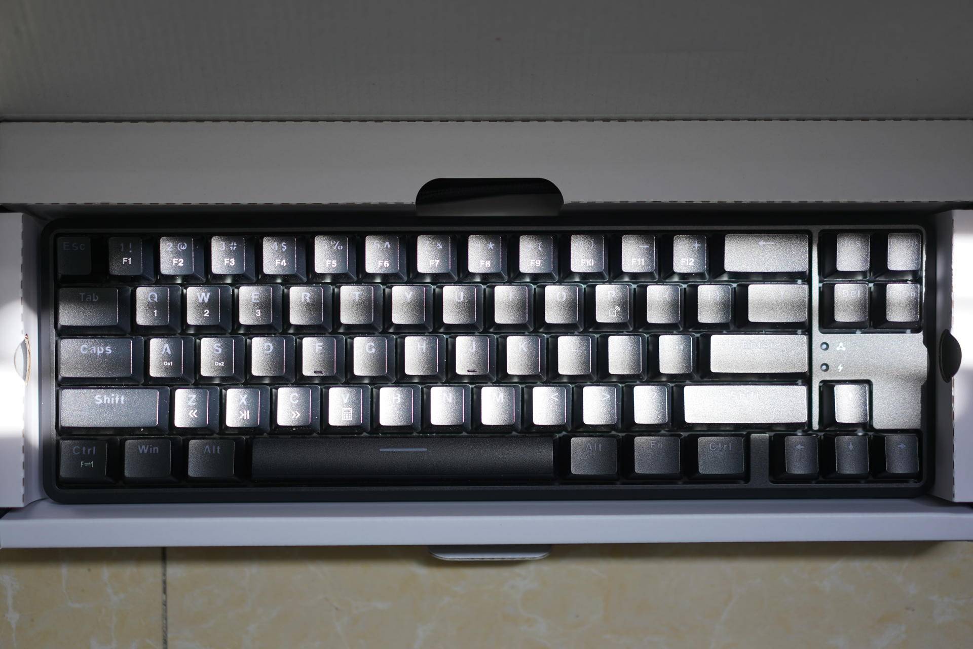 黑爵k680t镖人主题键盘,黑爵k620t键盘蓝色