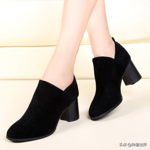 冬天的皮鞋黑色绒面鞋怎么清洁,雪地皮鞋怎么洗