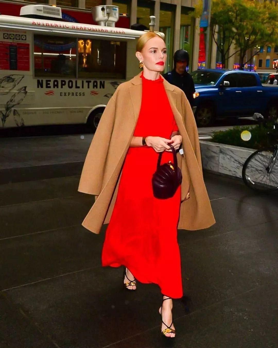 驼色最佳颜色搭配记得收藏,浅驼色深驼色和什么颜色搭配好看