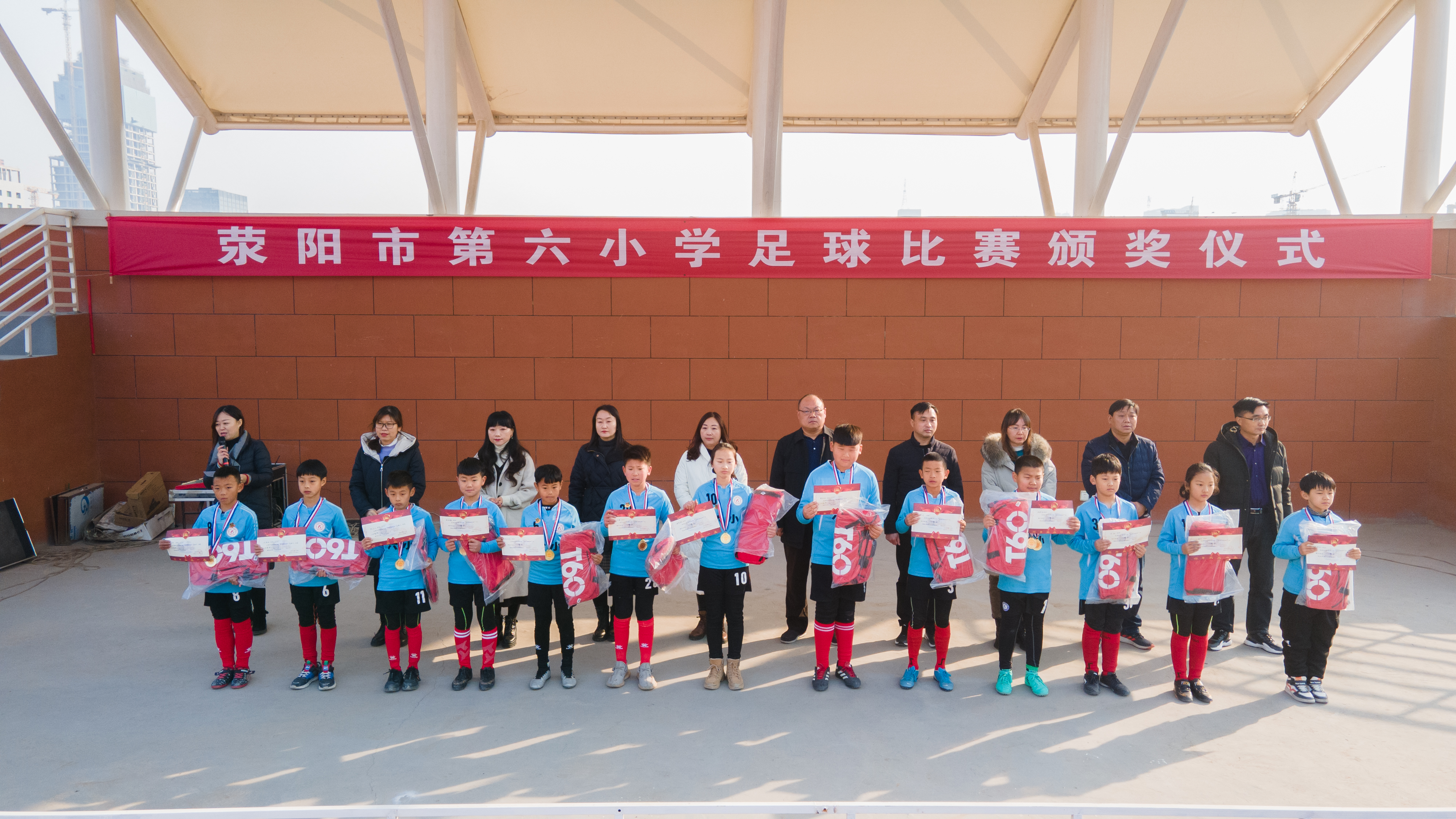 六实小足球比赛,全区六所小学举行足球赛