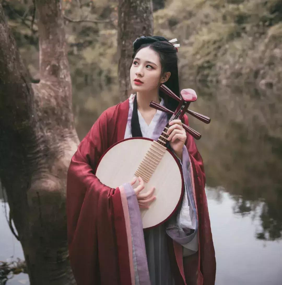 女人的毛发又黑又浓,从风水角度看好不好?