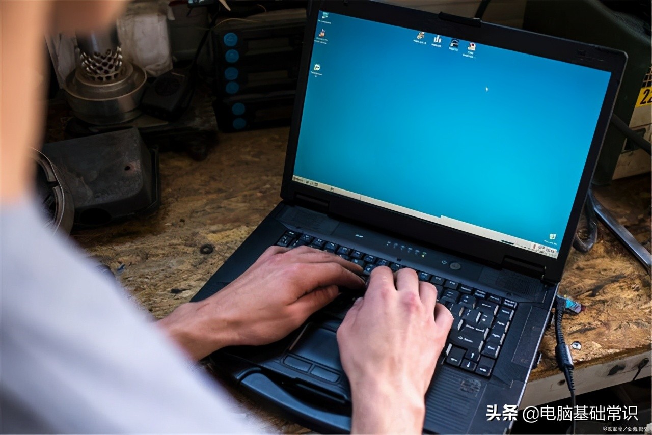 笔记本电脑怎么关机,笔记本电脑开机黑屏无显示怎么办