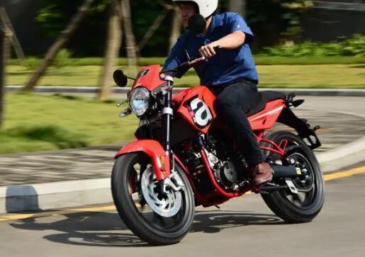 阿普利亚125踏板,阿普利亚125小钢炮