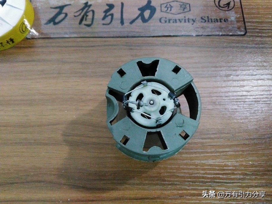 「拆解」家里的吹风机坏了，尝试自己动手，也许能修理好