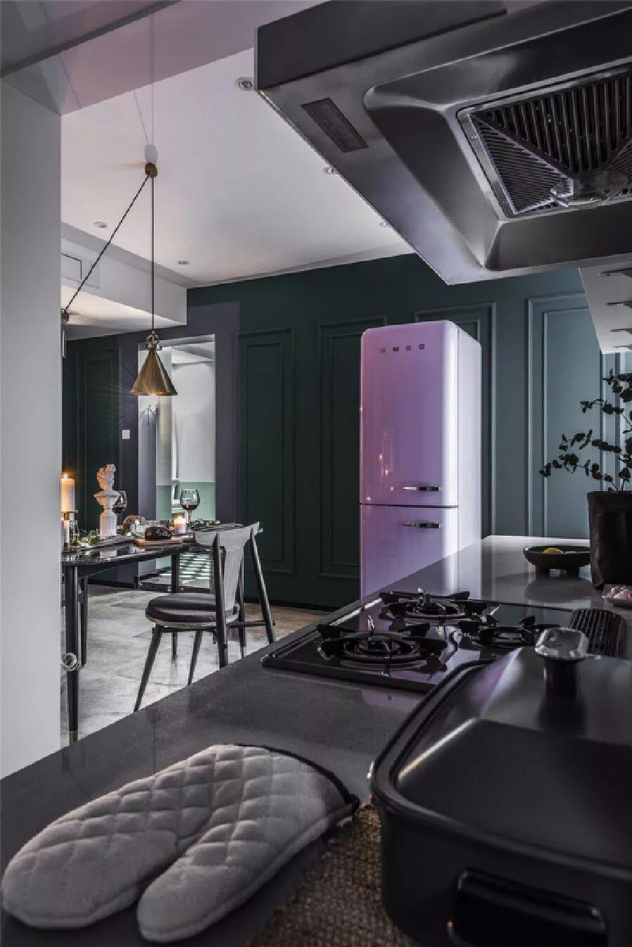 330㎡跃层，还附带阁楼，难怪朋友说像别墅，太大气了！尤其客厅